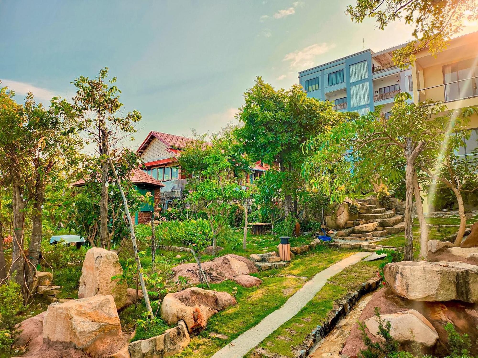 Voyage Phu Quoc Beach Resort Exterior photo